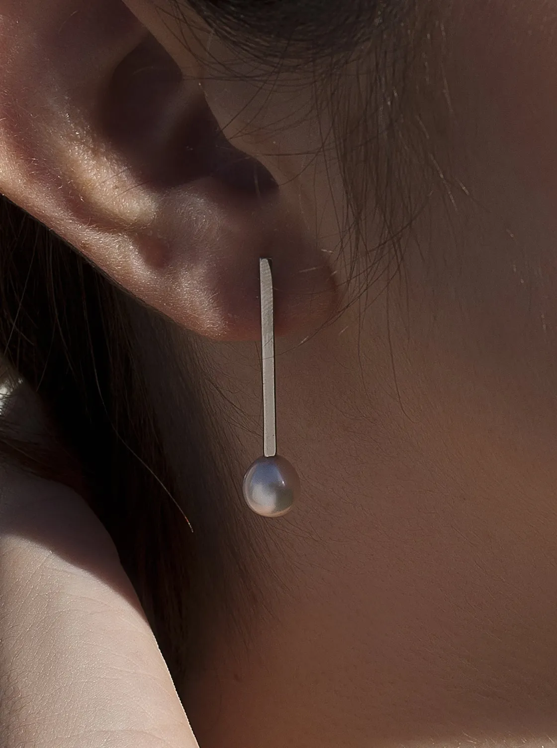 Pendientes Perlas | LINEARGENT Pendientes perla de plata estilo minimalista