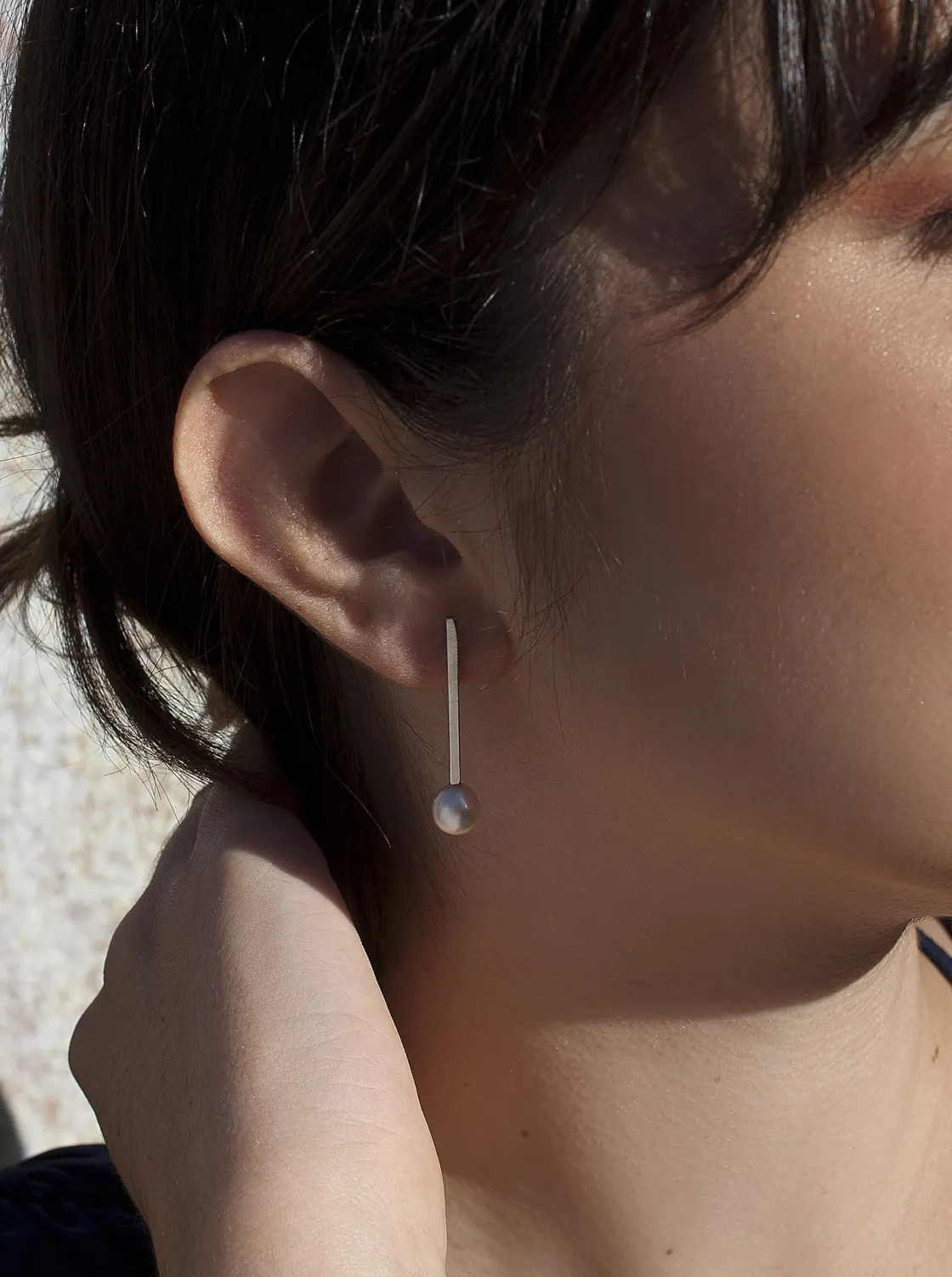 Pendientes Perlas | LINEARGENT Pendientes perla de plata estilo minimalista
