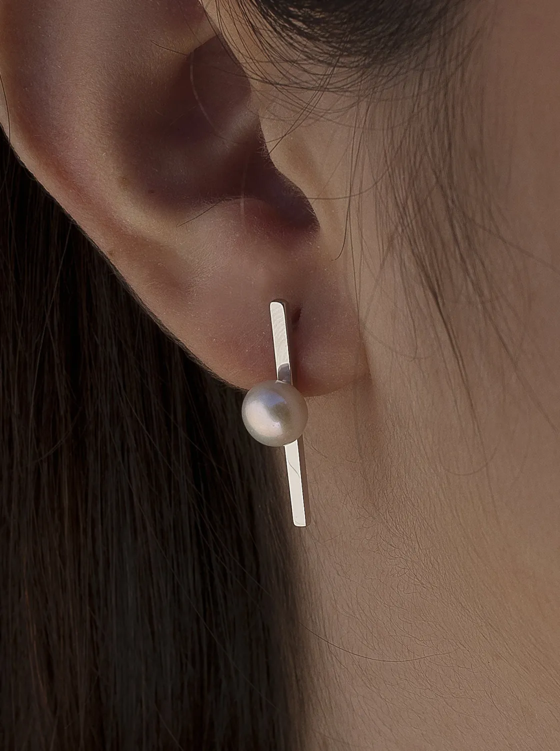 Pendientes Perlas | LINEARGENT Pendientes perla diseño minimalista con perla central