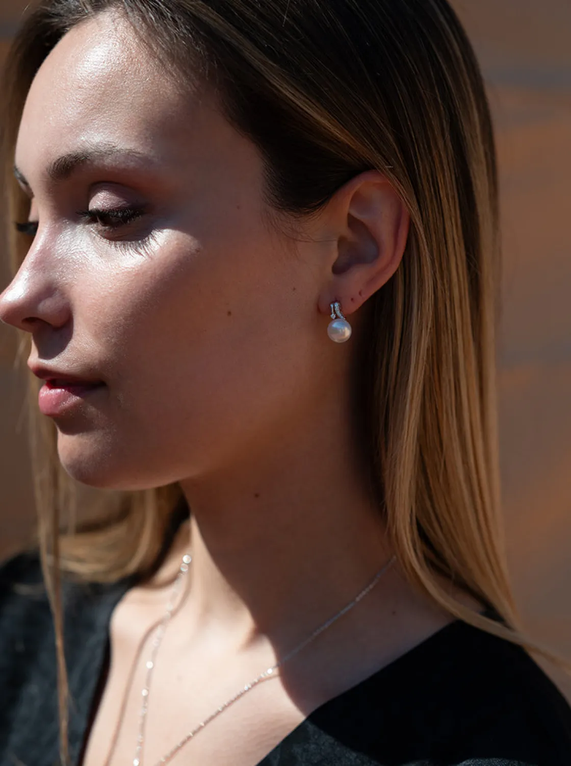Pendientes Perlas | LINEARGENT Pendientes perlas con carril de circonitas y plata lisa