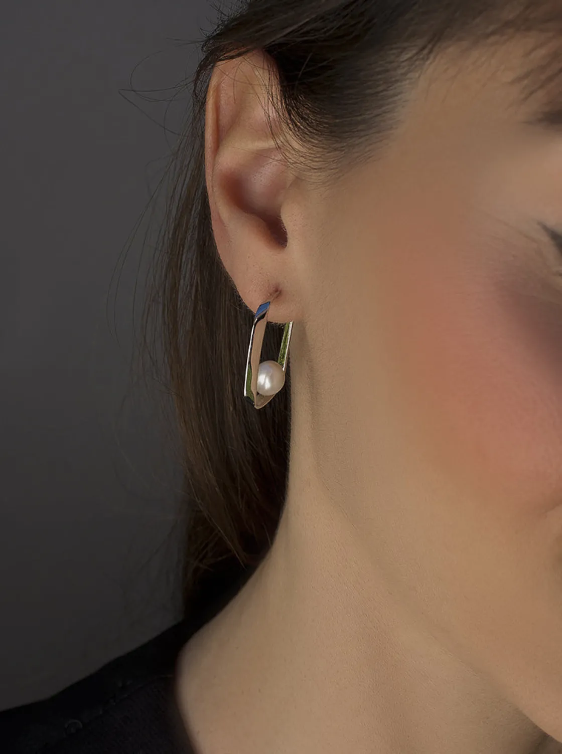 Pendientes Perlas | LINEARGENT Pendientes perlas de plata diseño cuadrado con perla