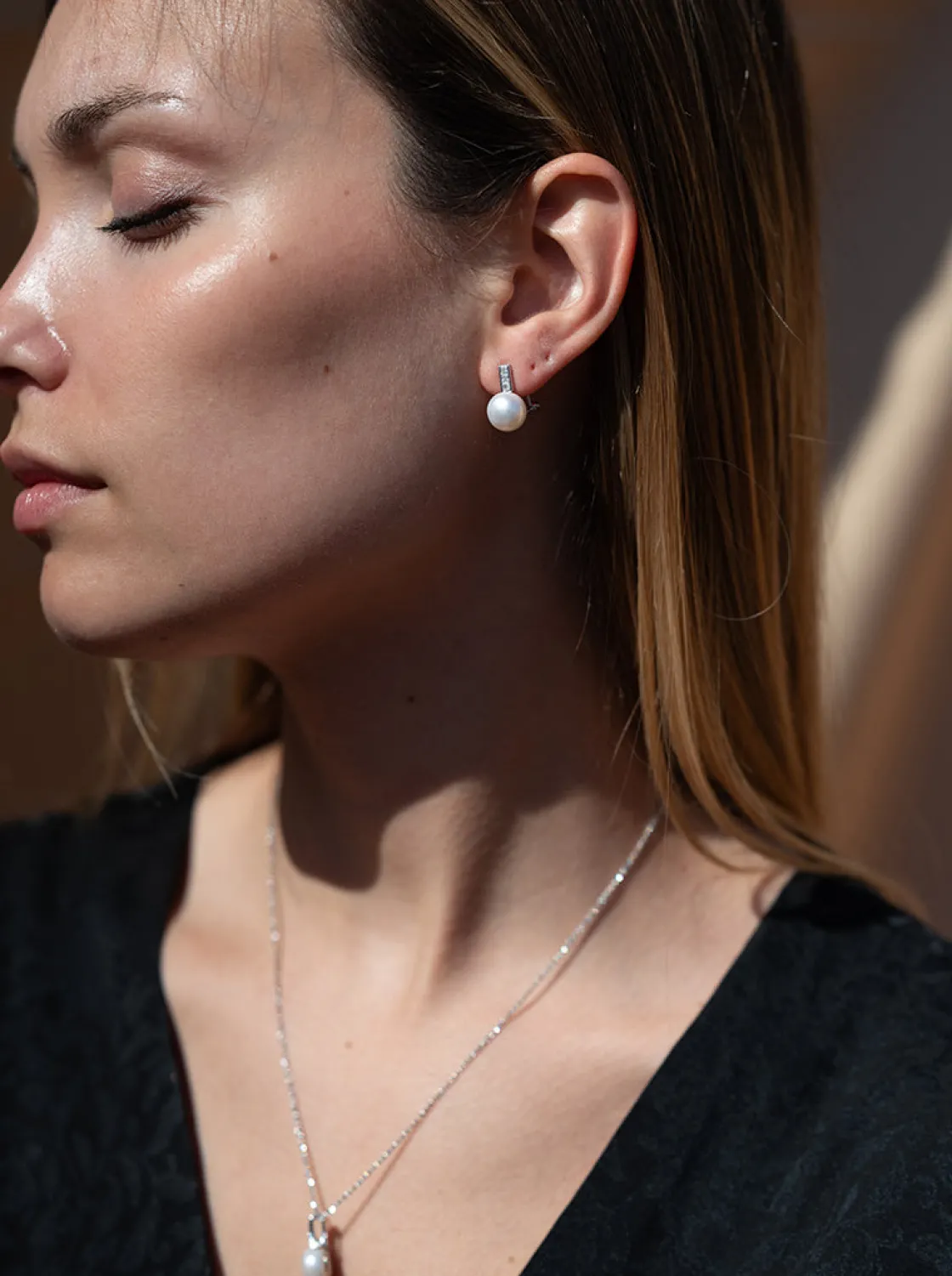 Pendientes Perlas | Pendientes Pequeños | LINEARGENT Pendientes tu y yo con perla y detalle lineal de circonitas