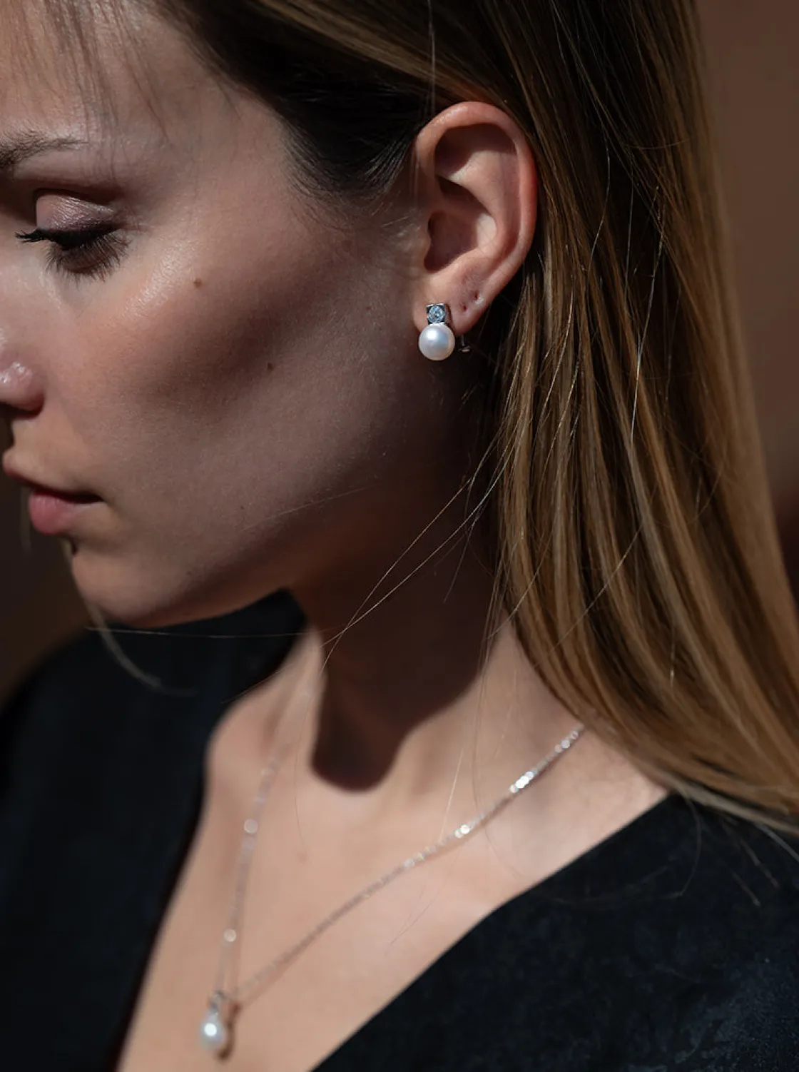 Pendientes Perlas | Pendientes Pequeños | LINEARGENT Pendientes tu y yo diseño perla acompañado de un cuarzo adamantino