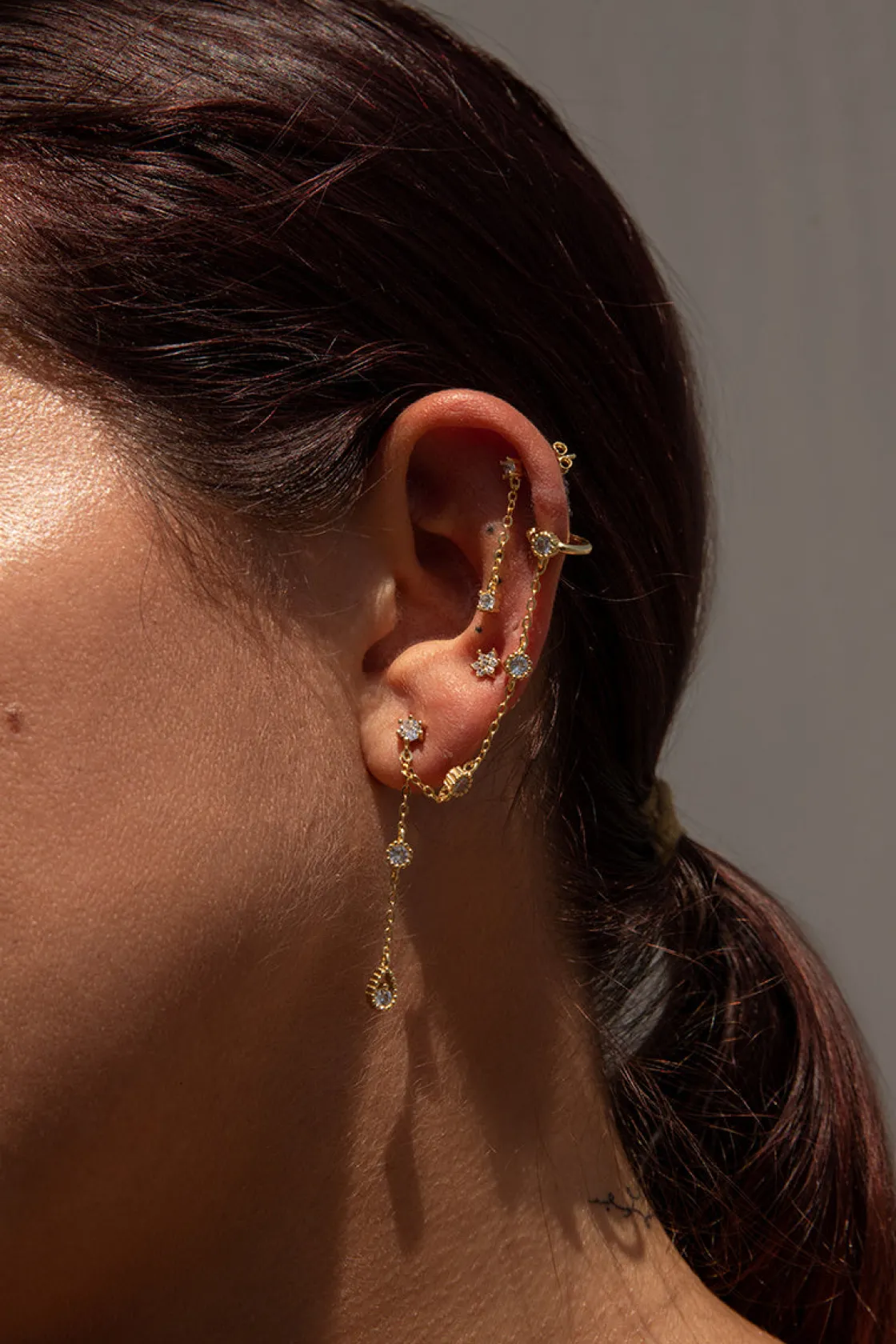 Segundo Pendiente | LINEARGENT Piercing de plata con circonita en forma de flor