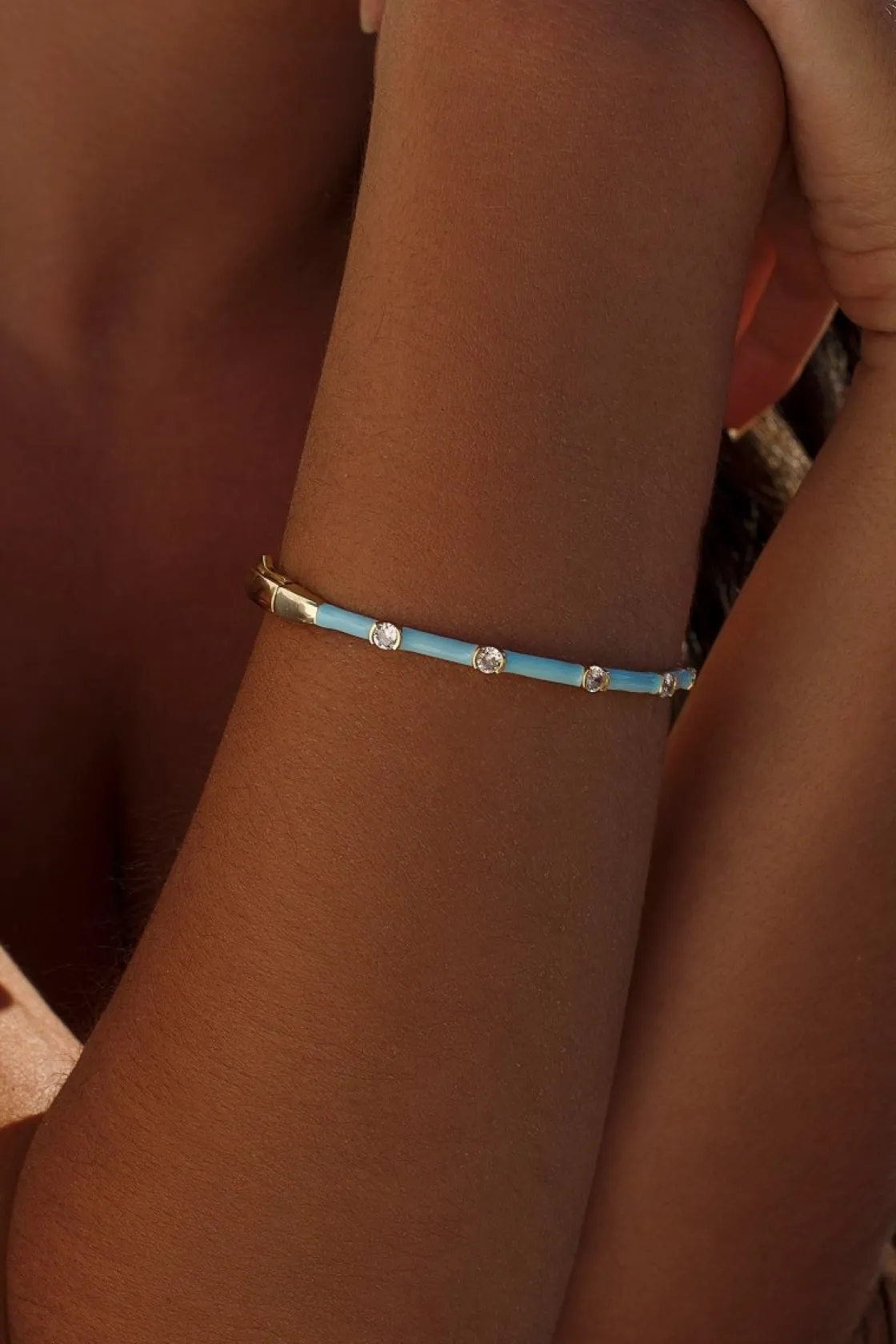 Pulseras Esclavas | LINEARGENT Pulsera esclava de plata con detalle intercalado de esmalte azul y circonita