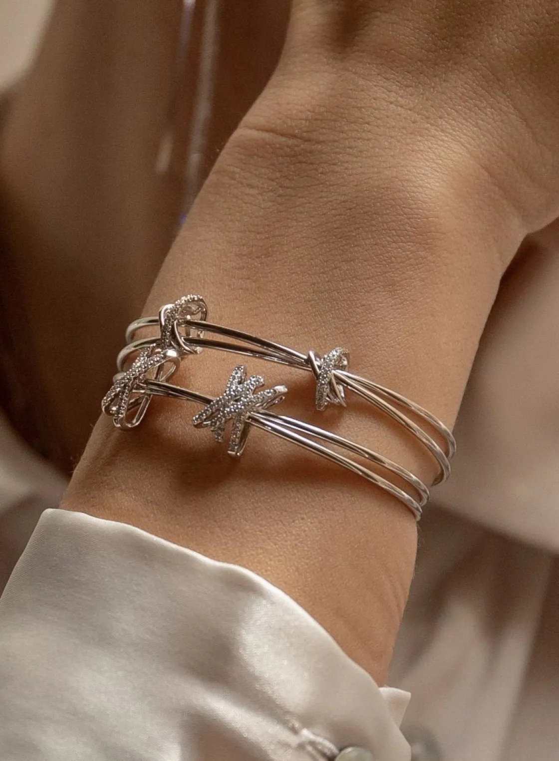 Pulseras Esclavas | LINEARGENT Pulsera esclava de plata diseño doble grapa de circonita y plata lisa