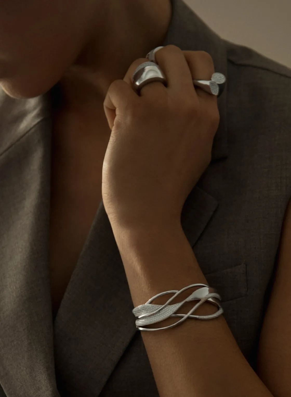 Pulseras Esclavas | LINEARGENT Pulsera esclava de plata diseño enredado con circonitas