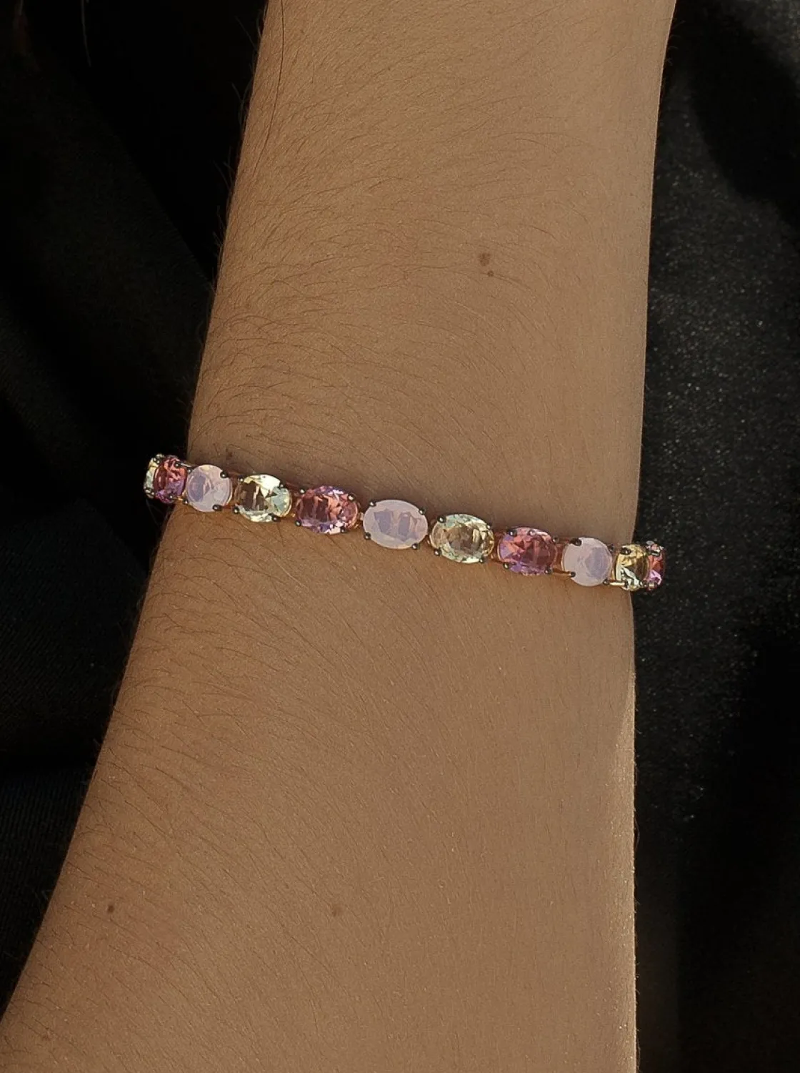 Pulseras Con Piedras | Pulsera Riviere | LINEARGENT Pulseras con piedras en tonos brillantes estilo riviere